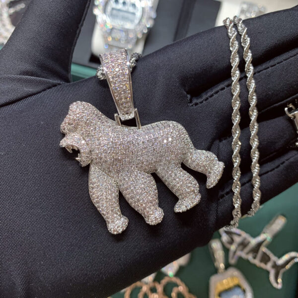 ICETOPLUXE close-up of the white roaring gorilla pendant, featuring sparkling AAA zirconia