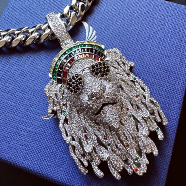 ICETOPLUXE white Lion head pendant with Glossy Cuban chain, front view iced out with CZ diamonds, hip hop jewelry