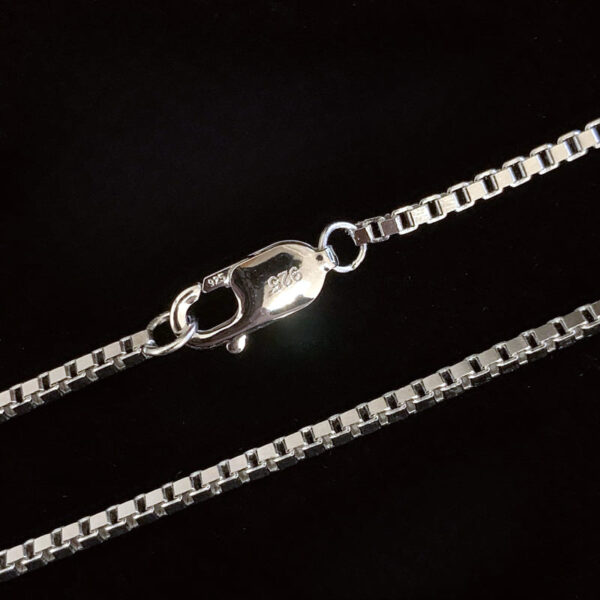 ICETOPLUXE 2MM x 24” white gold-plated silver box chain designed to complement hip hop pendants for men.