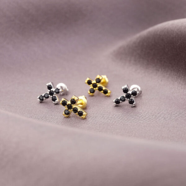 ICETOPLUXE cross stud earrings with black zircon in gold and silver, adding a timeless and elegant touch to men’s fashion.